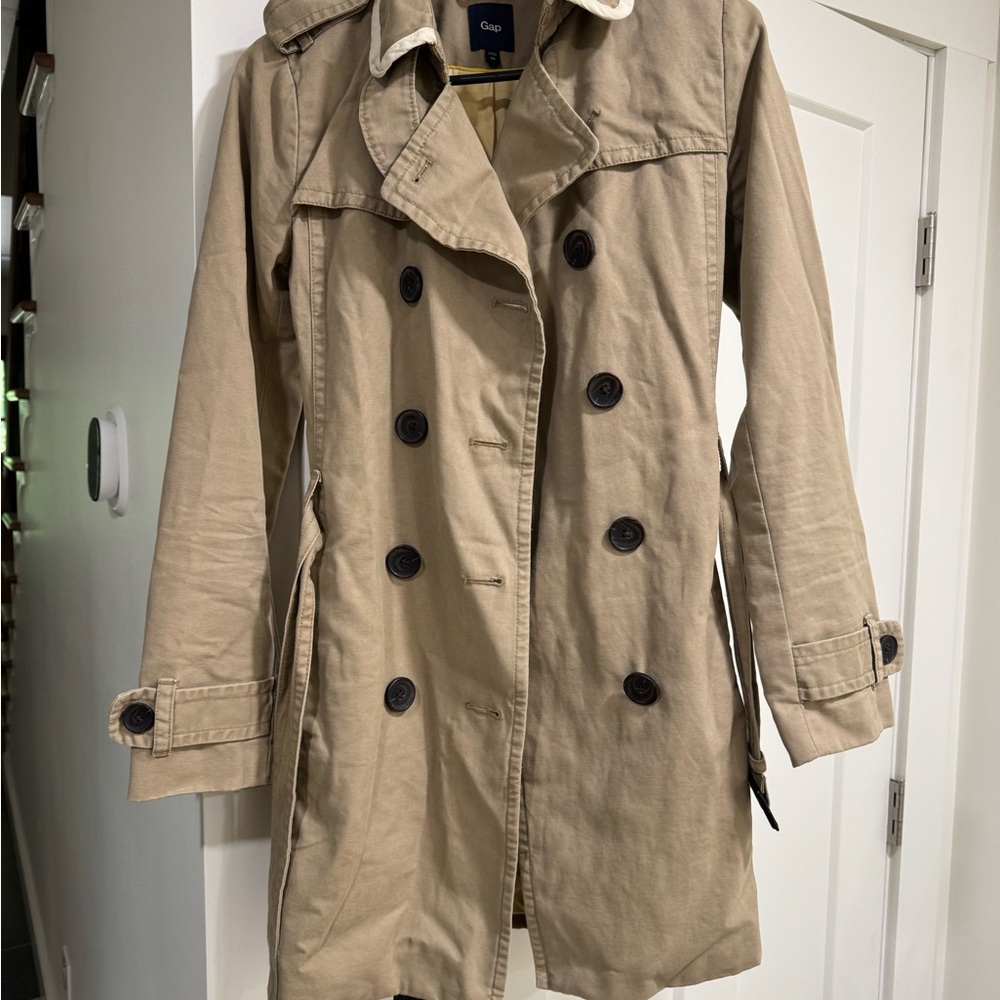 GAP Women's Classic Beige Trench Coat
